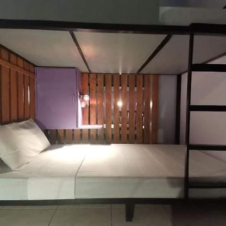 Lojed Sean Bed And Space Pasay Buitenkant foto
