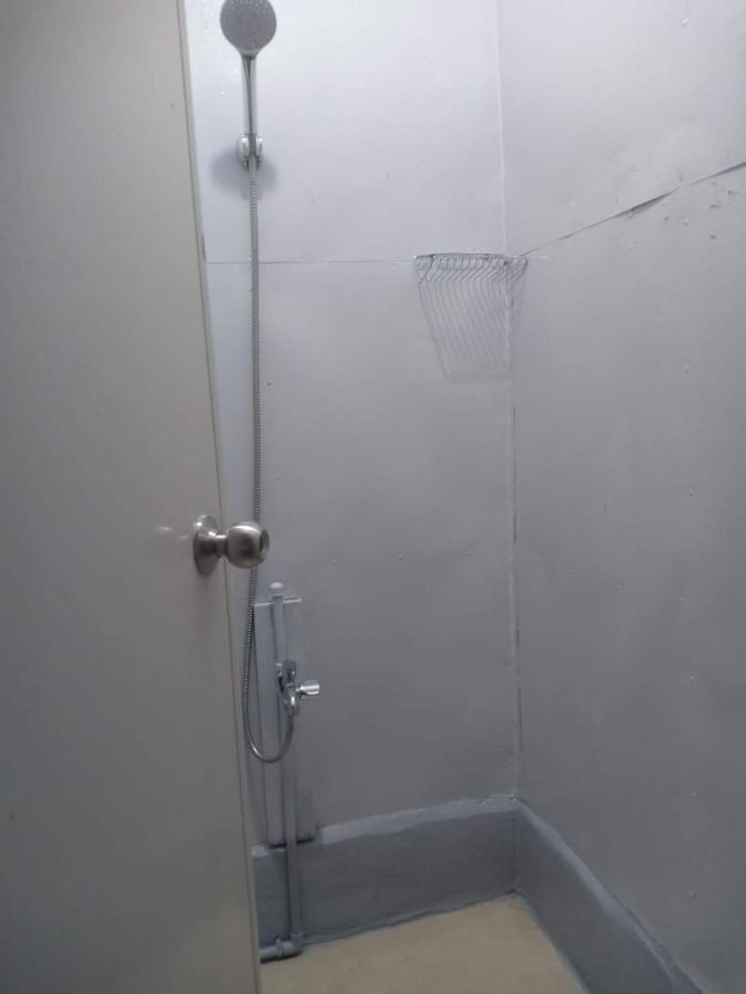 Lojed Sean Bed And Space Pasay Buitenkant foto