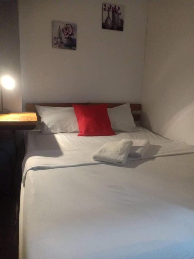 Lojed Sean Bed And Space Pasay Buitenkant foto