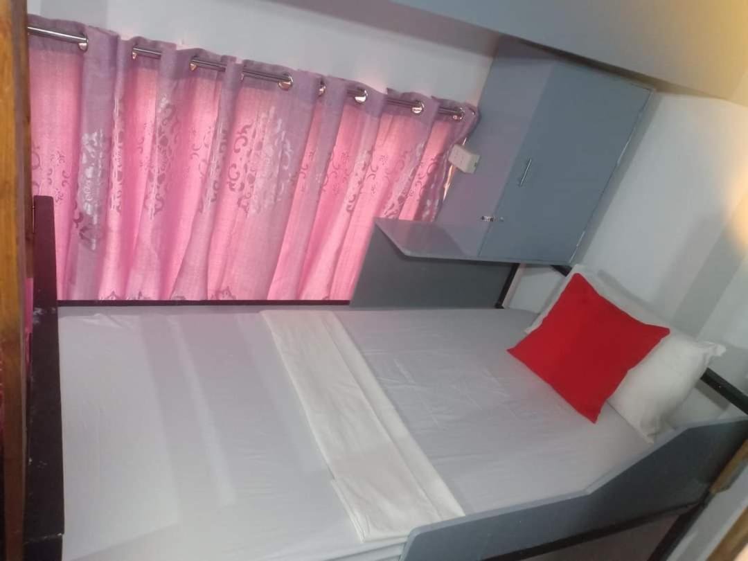 Lojed Sean Bed And Space Pasay Buitenkant foto